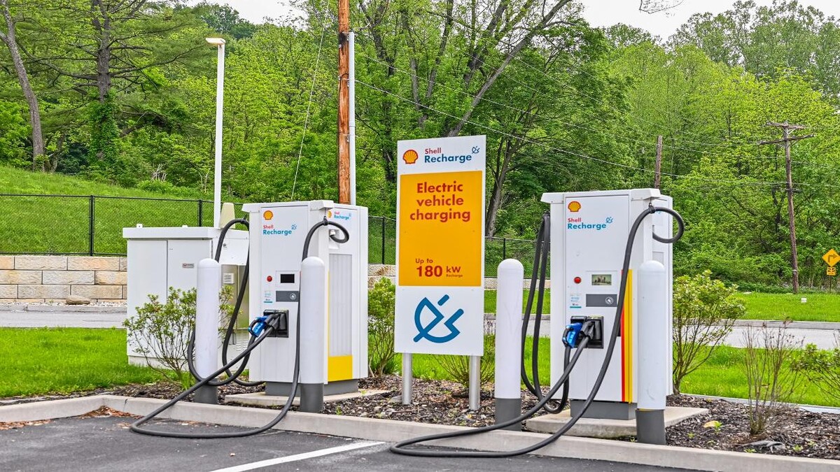 Images Shell Recharge Charging Station