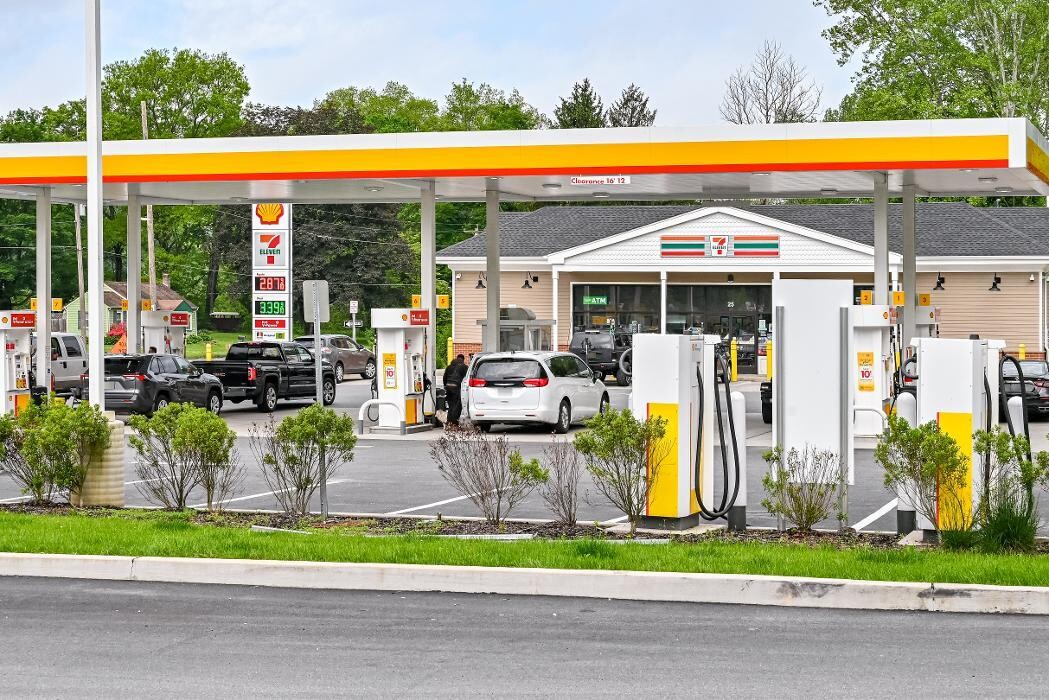 Images Shell Recharge Charging Station