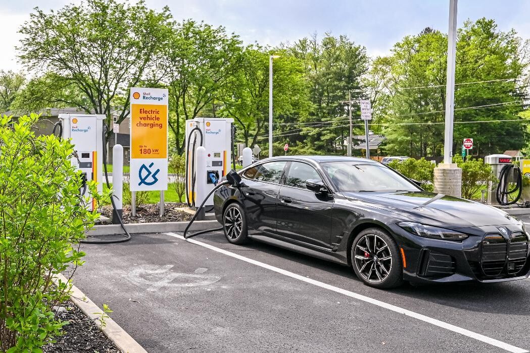 Images Shell Recharge Charging Station