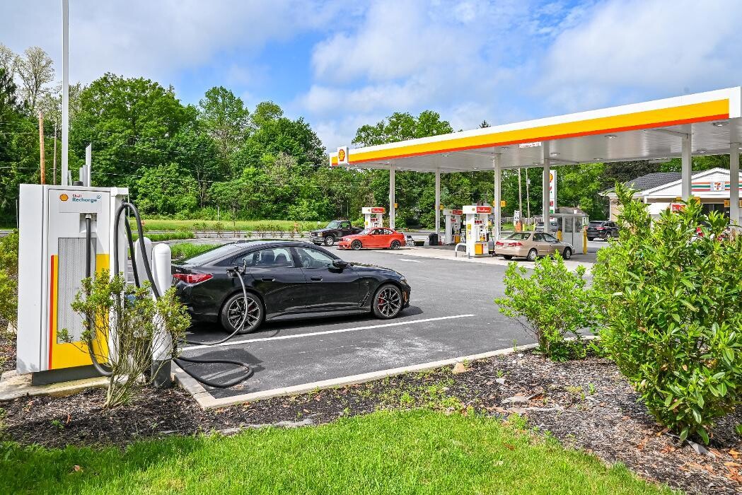 Images Shell Recharge Charging Station