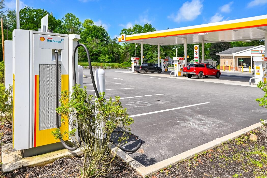 Images Shell Recharge Charging Station