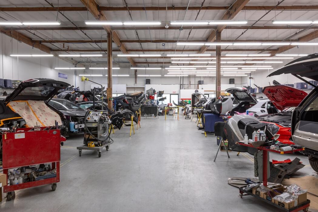 Images Crash Champions LUXE | EV Certified Repair Willows