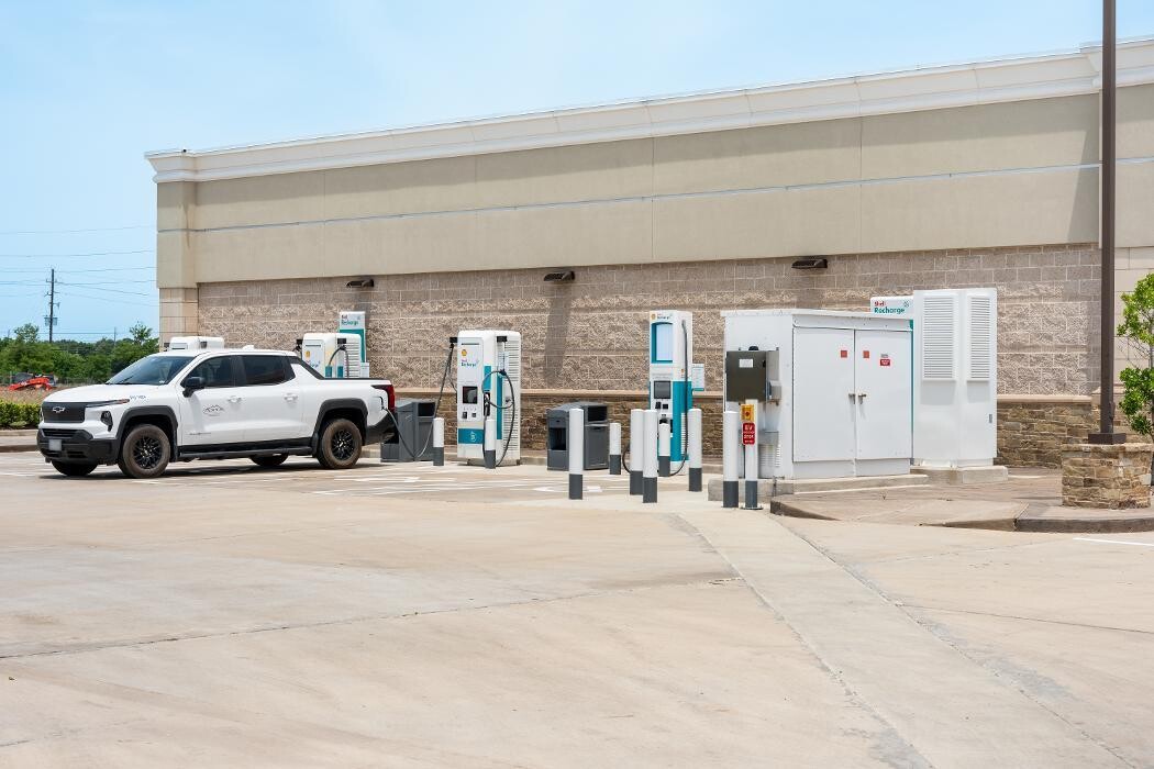 Images Shell Recharge Charging Station