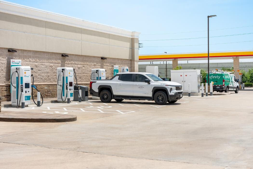 Images Shell Recharge Charging Station