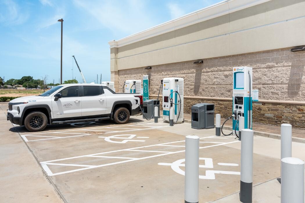 Images Shell Recharge Charging Station