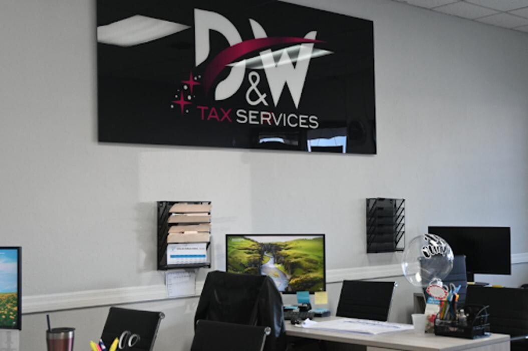 Images D & W TAX SERVICES LLCE