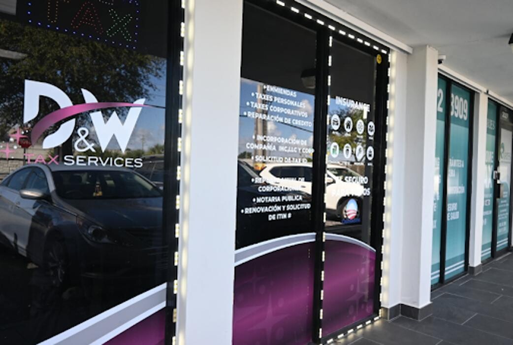 Images D & W TAX SERVICES LLCE