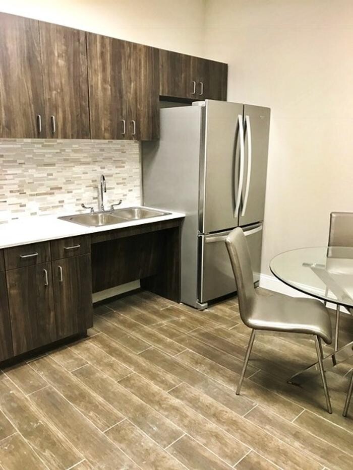 Images Century Salon Suites - Frisco