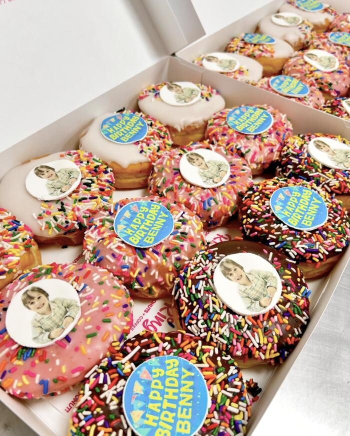 Images RINGS DONUTS AND COFFEE
