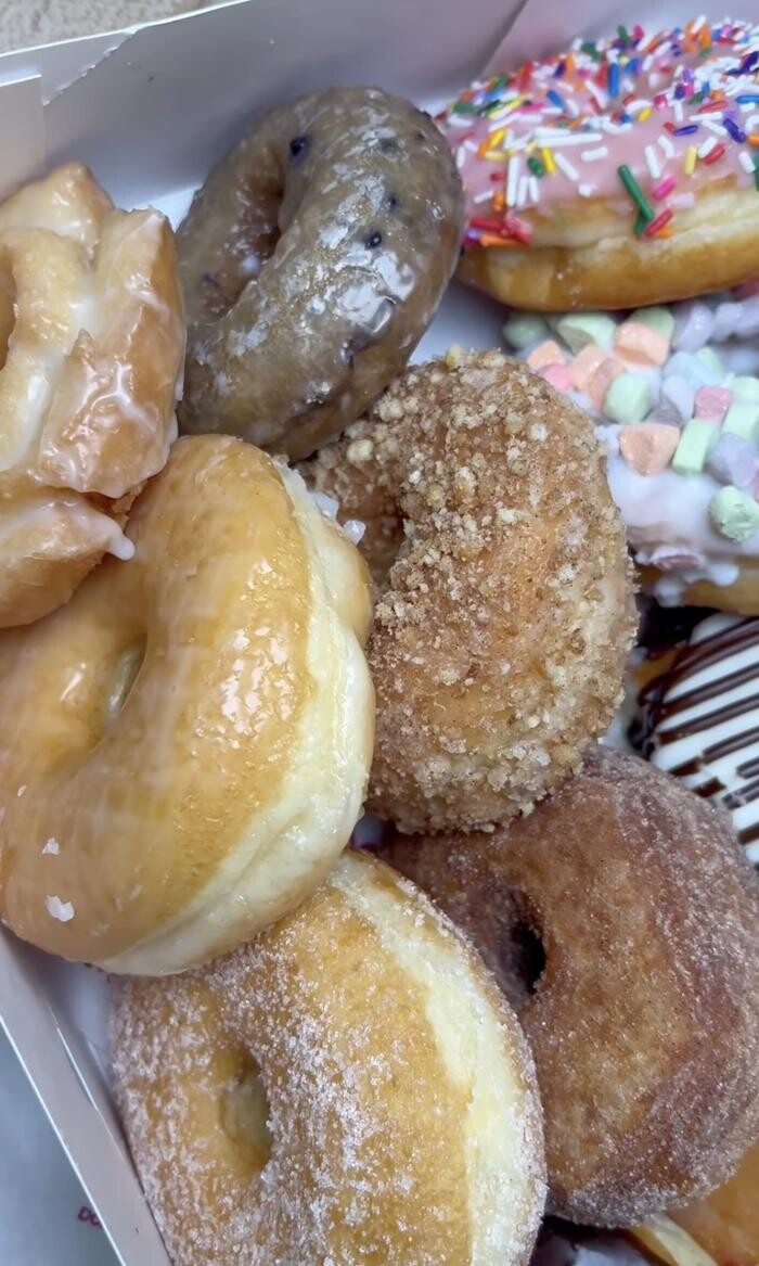 Images RINGS DONUTS AND COFFEE