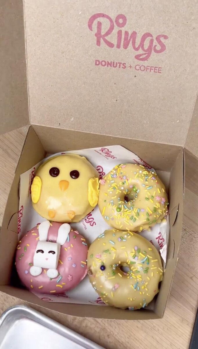 Images RINGS DONUTS AND COFFEE