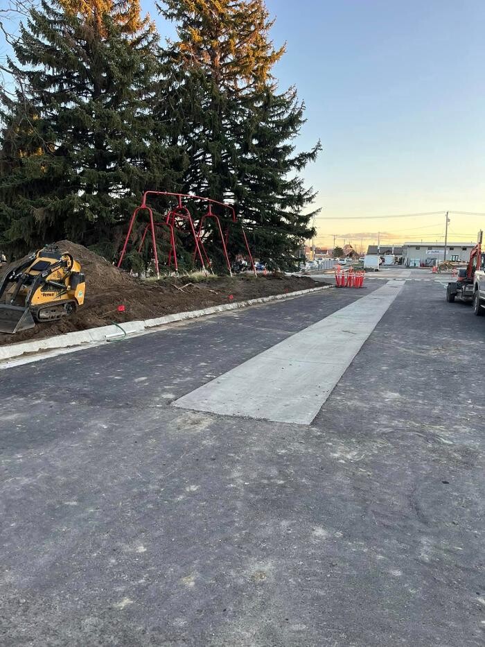 Images Greenup Lawn, Landscape, & Sprinklers