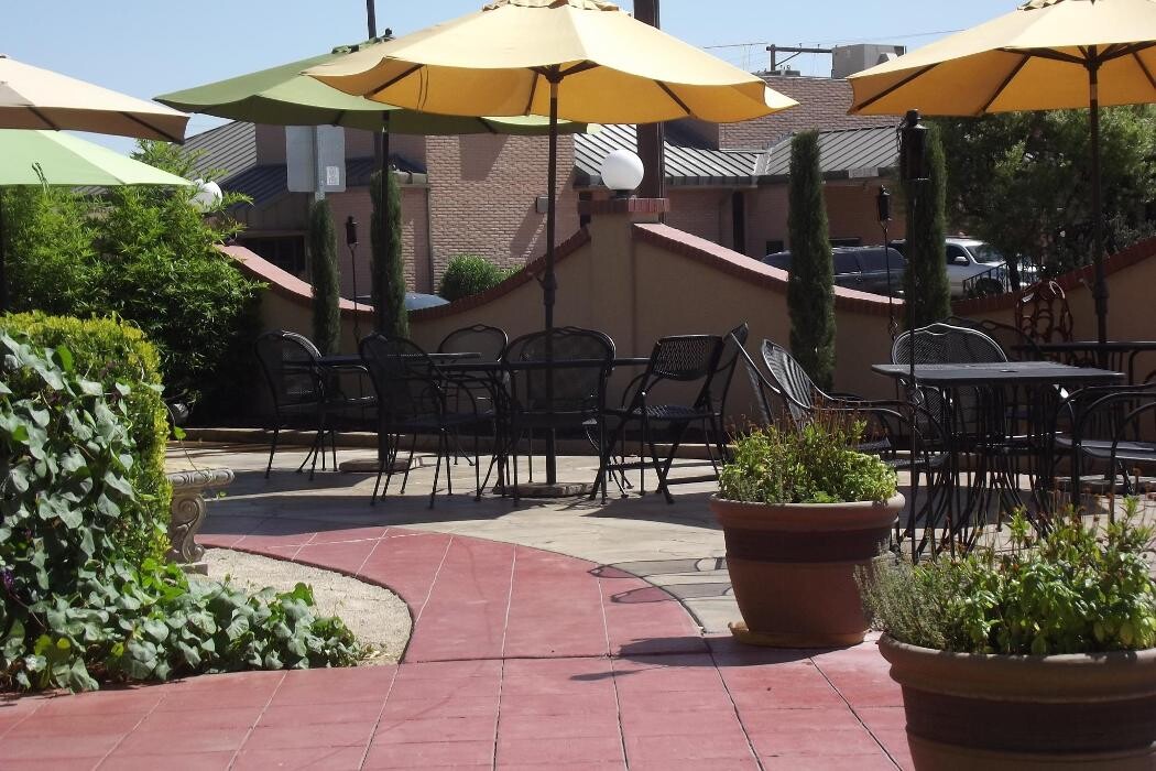 Images Yellow Brix Restaurant