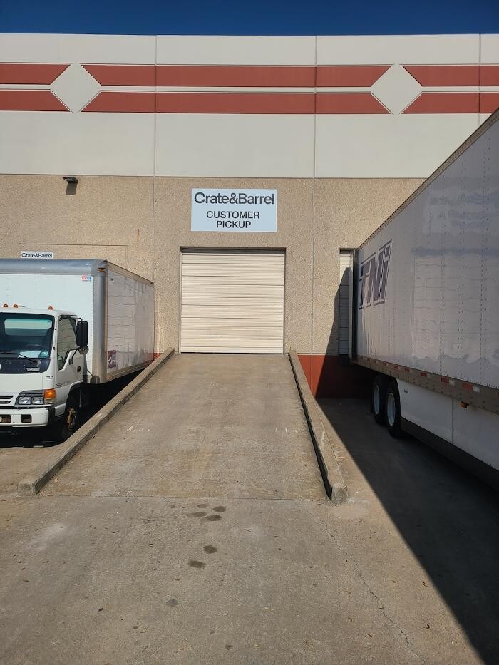 Images CB2 Warehouse