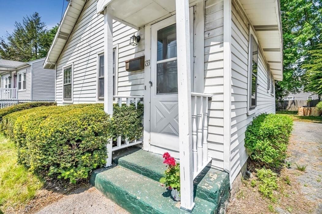 Images Joyce Torelli - Broker, Real Estate Consultant