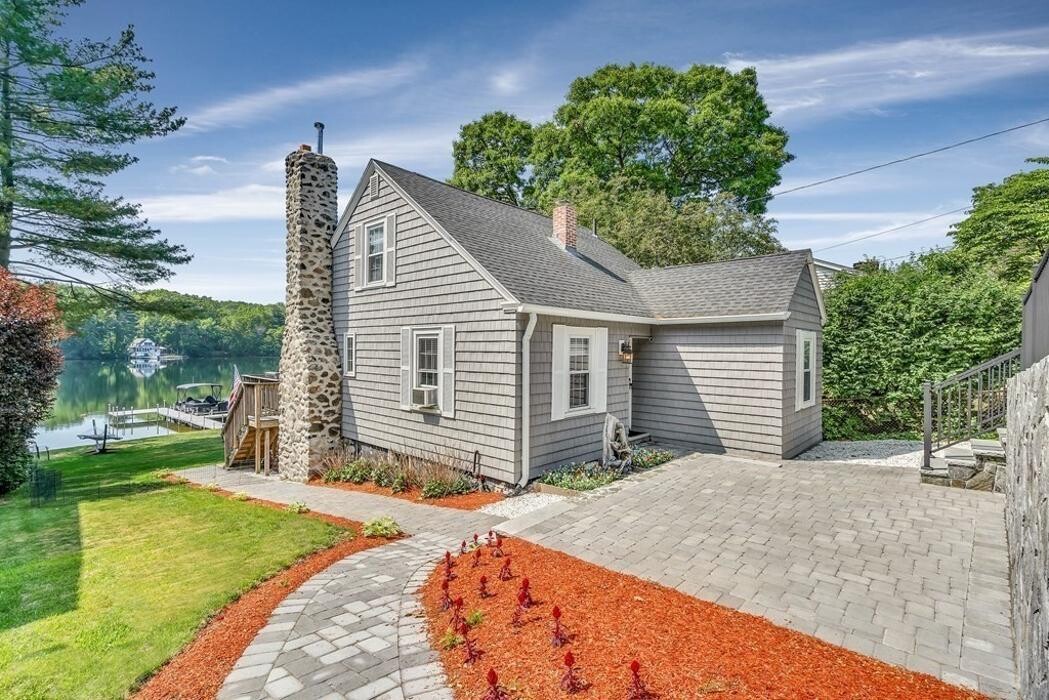 Images Joyce Torelli - Broker, Real Estate Consultant