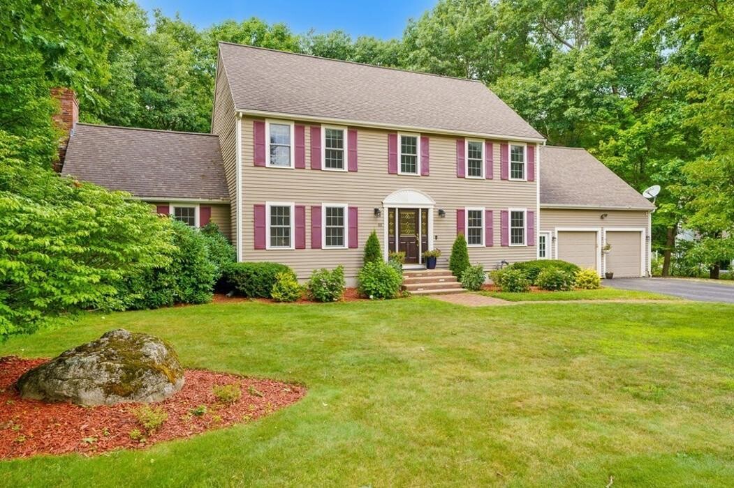Images Joyce Torelli - Broker, Real Estate Consultant