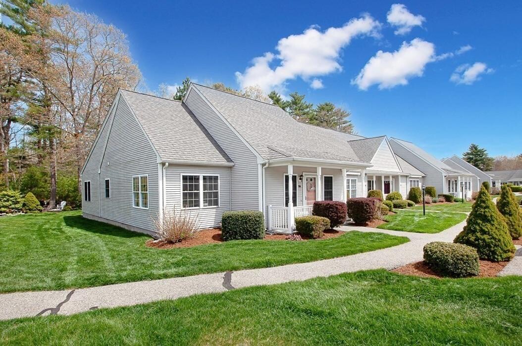 Images Joyce Torelli - Broker, Real Estate Consultant