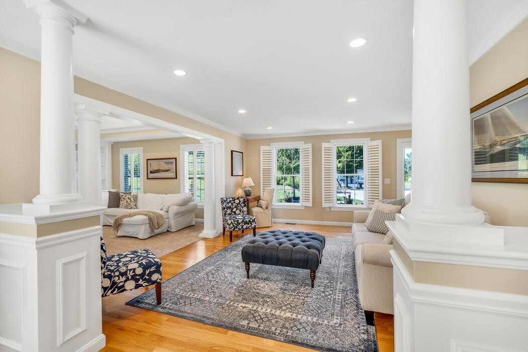 Images Joyce Torelli - Broker, Real Estate Consultant