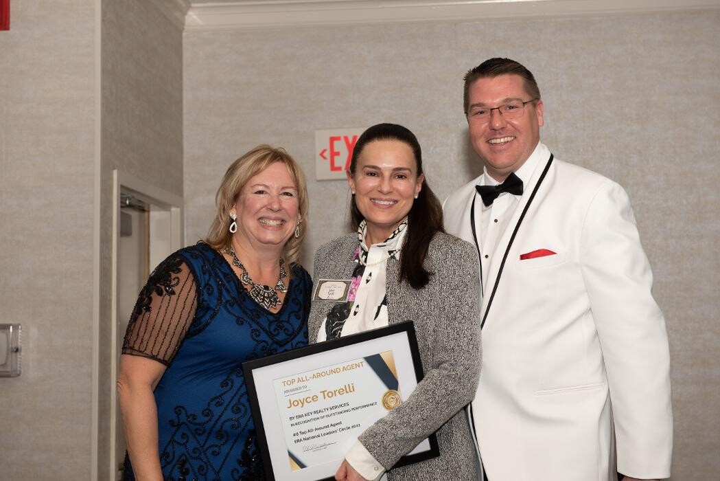 Images Joyce Torelli - Broker, Real Estate Consultant