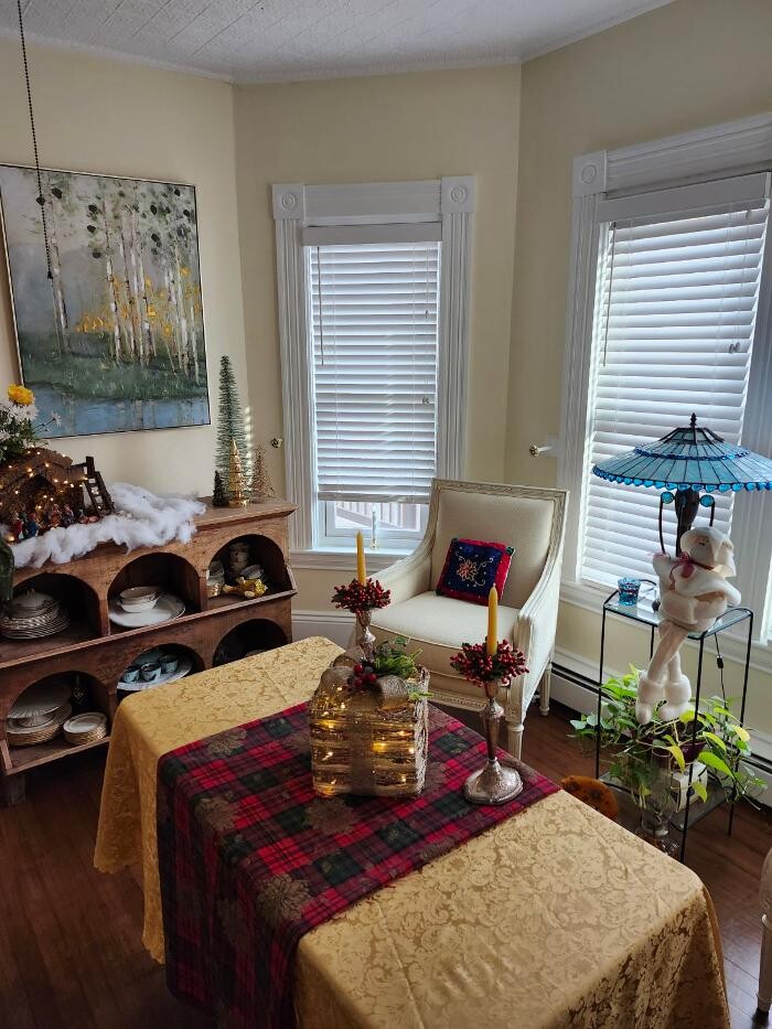 Images Joyce Torelli - Broker, Real Estate Consultant