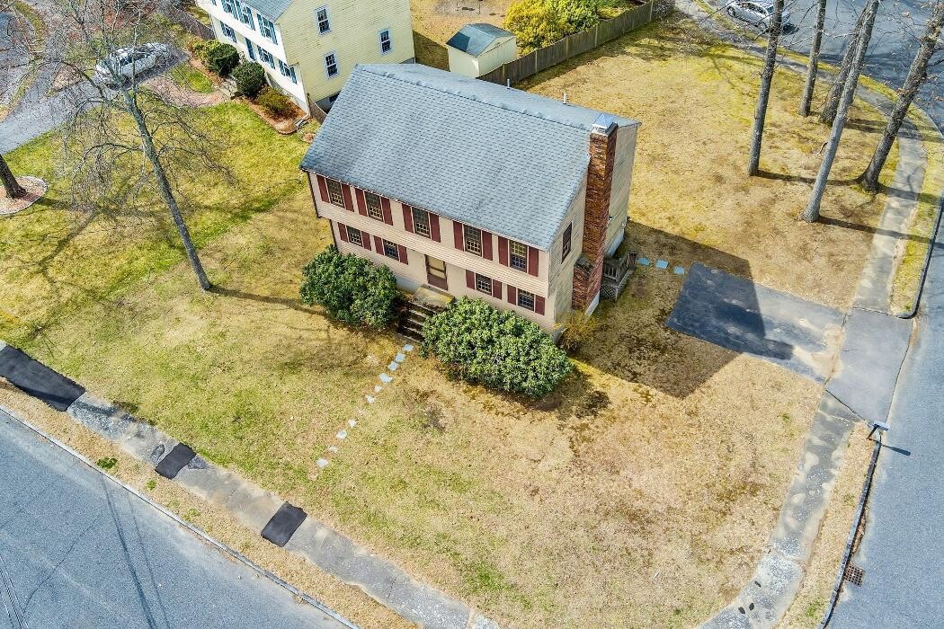 Images Joyce Torelli - Broker, Real Estate Consultant