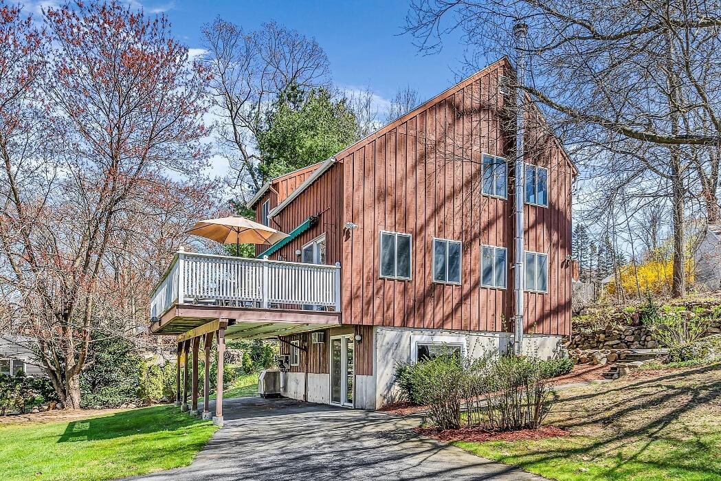 Images Joyce Torelli - Broker, Real Estate Consultant