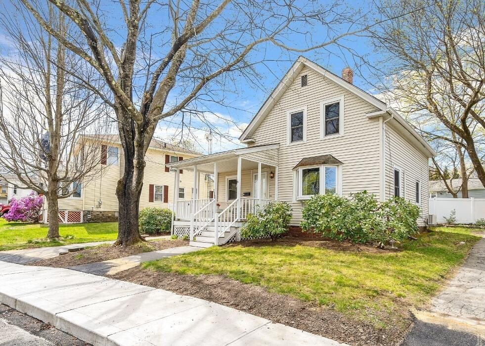 Images Joyce Torelli - Broker, Real Estate Consultant