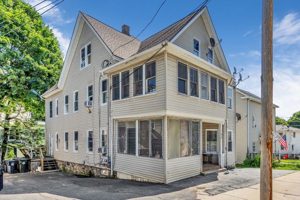 Images Joyce Torelli - Broker, Real Estate Consultant