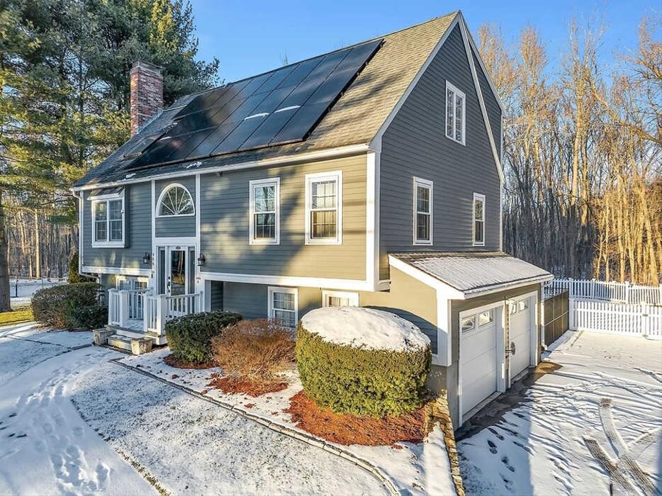 Images Joyce Torelli - Broker, Real Estate Consultant