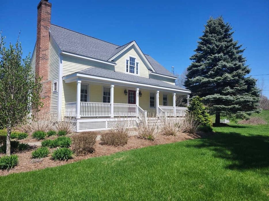 Images Joyce Torelli - Broker, Real Estate Consultant