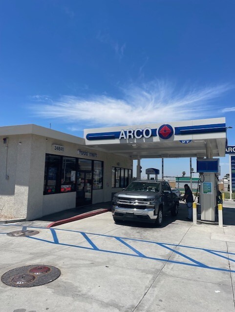 Images InstaBitATM Bitcoin ATM