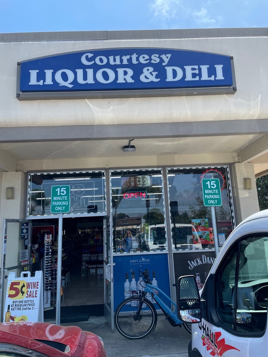 Images InstaBitATM Bitcoin ATM