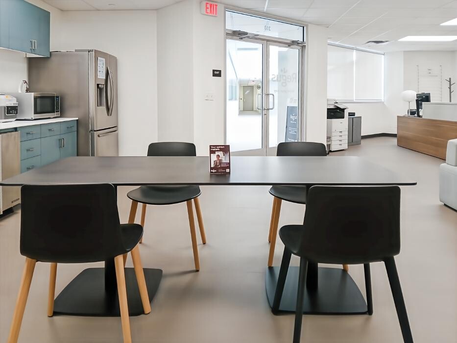 Images Regus North May Avenue