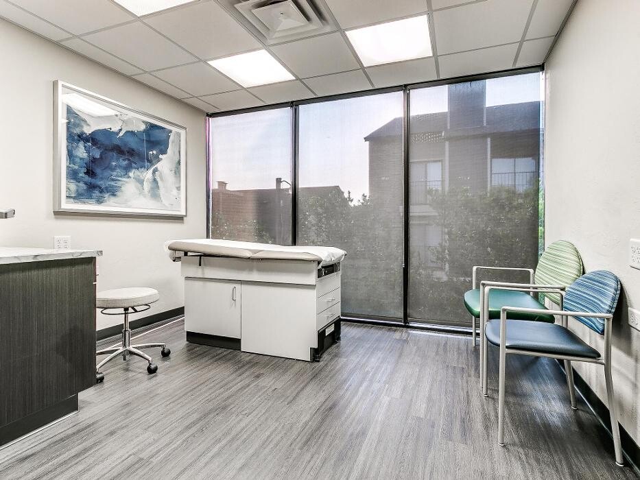 Images Craft Men's Clinic