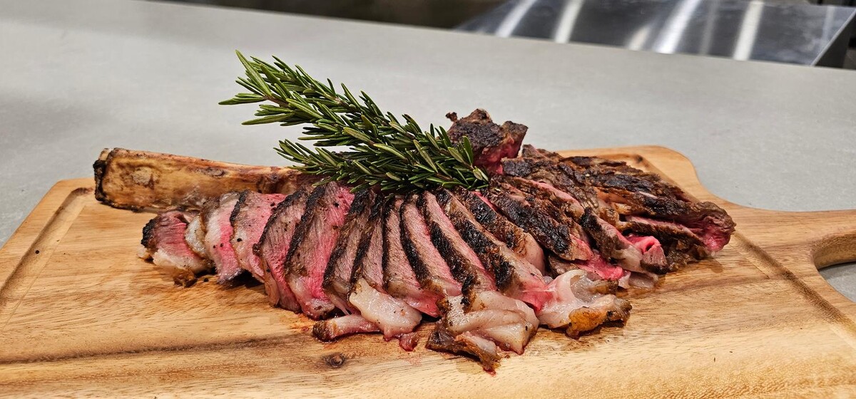 Images Wellborn 2R Steakhouse