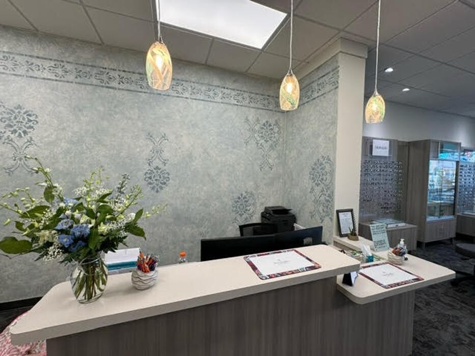 Images Holloway Eye Care & Optique