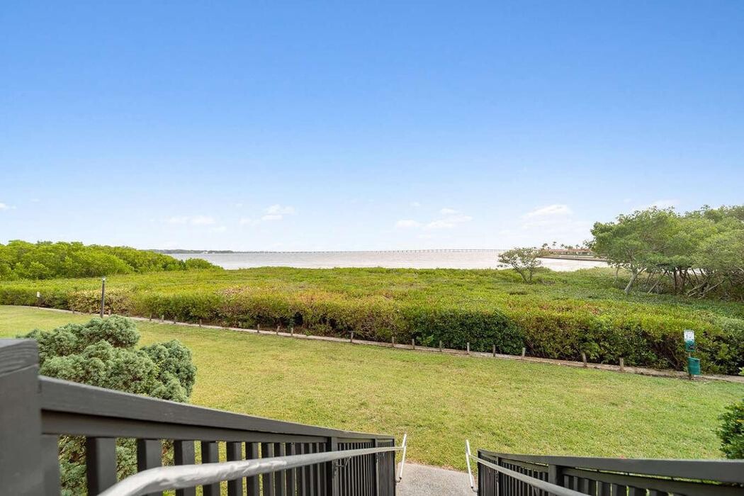 Images Bluestone on the Bay