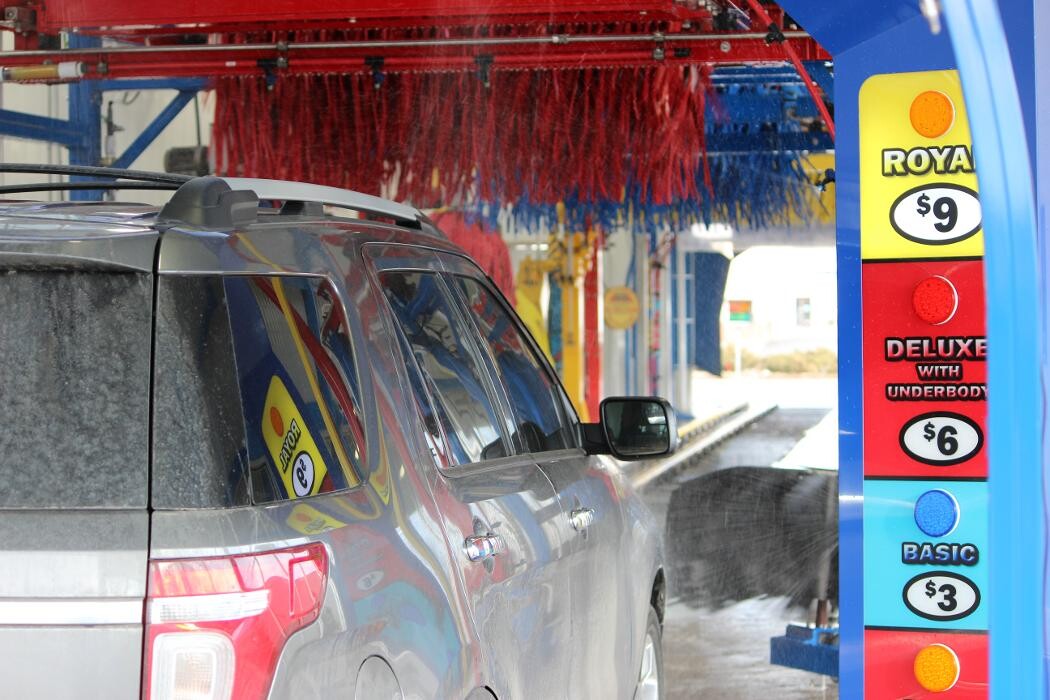 Images Breeze Thru Car Wash - West Loveland