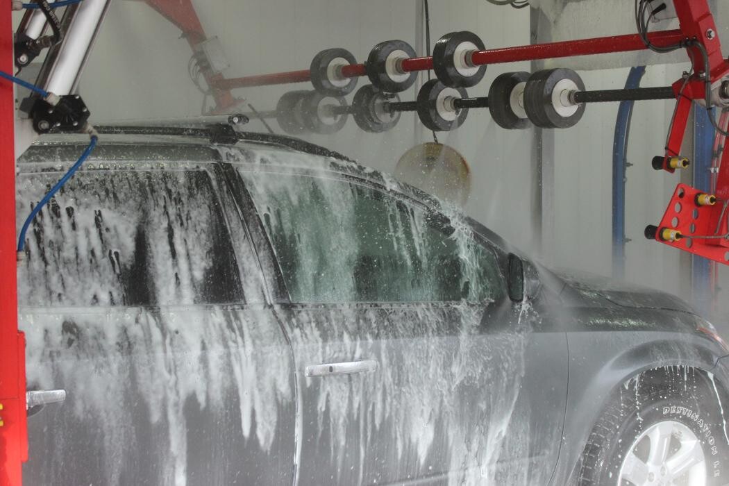 Images Breeze Thru Car Wash - West Loveland