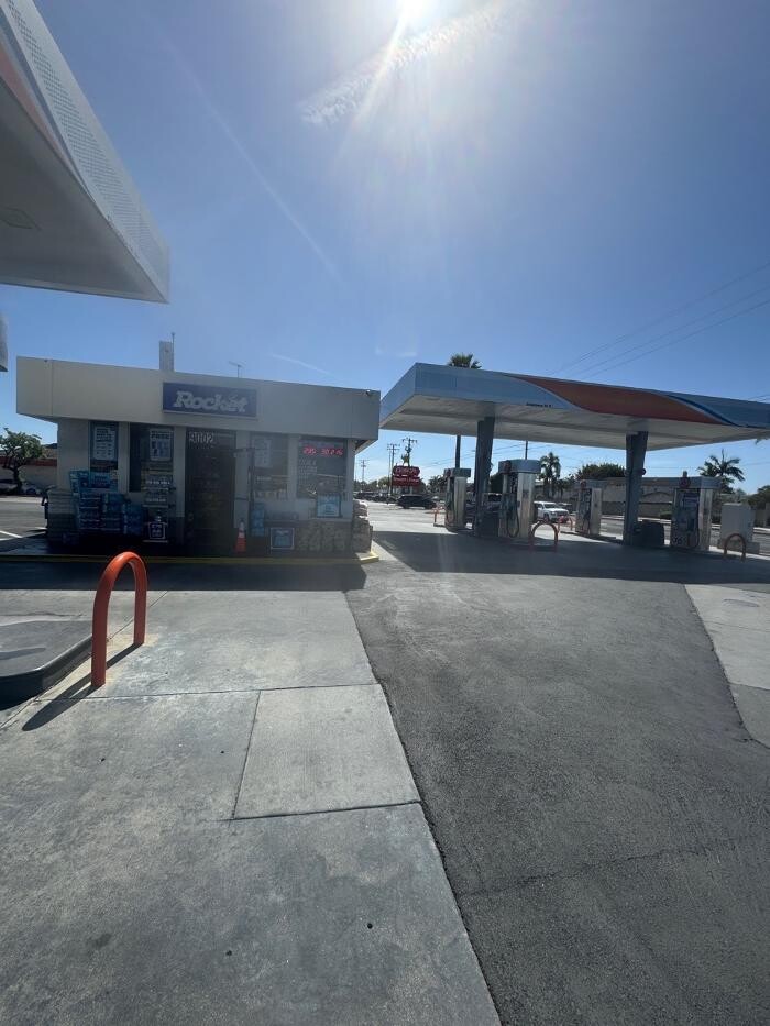 Images CoinFlip Bitcoin ATM - Rocket #673 (Huntington Beach)