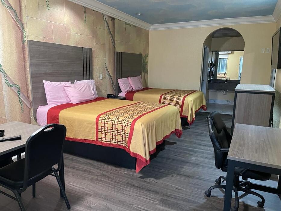 Images Platinum Inn Pasadena / Deer Park Area