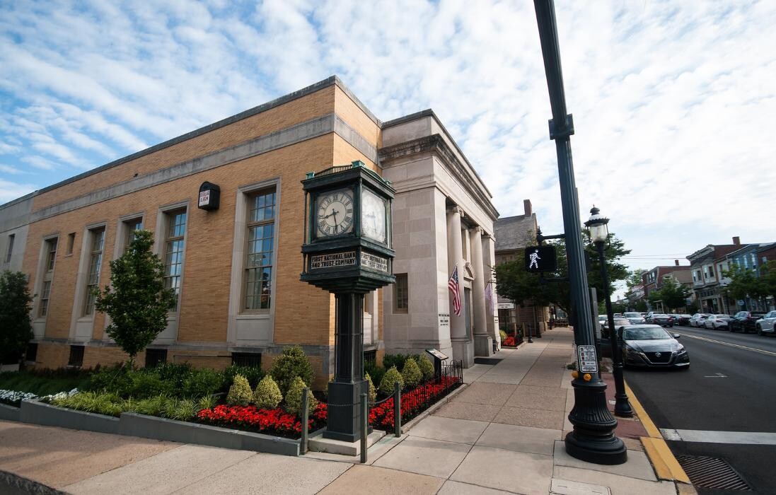 Images The First National Bank & Trust Company