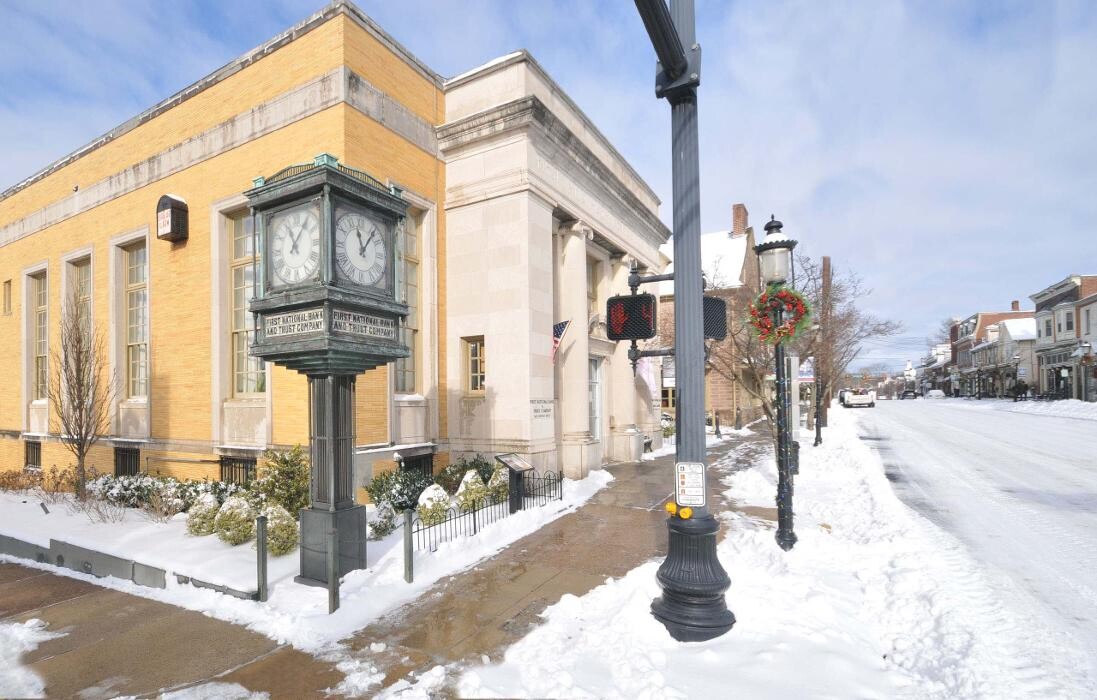Images The First National Bank & Trust Company