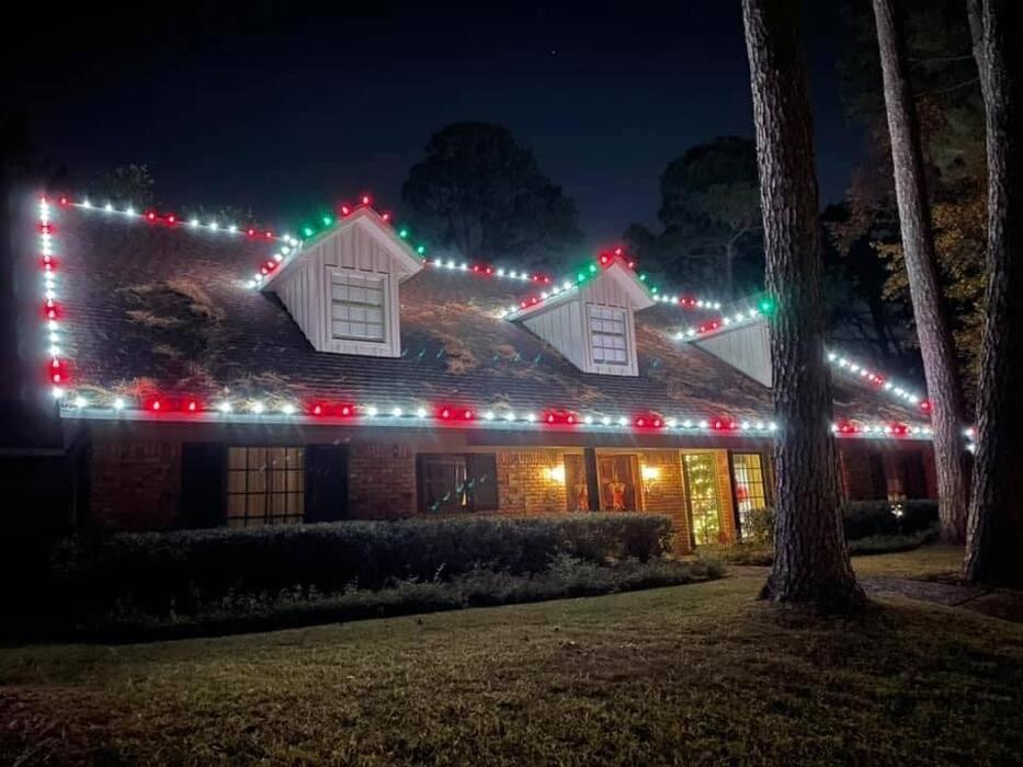 Images Barefoot Lawns & Lights