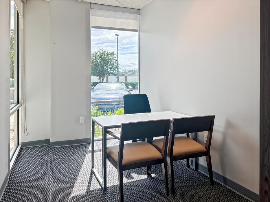 Images Regus Town Center Blvd