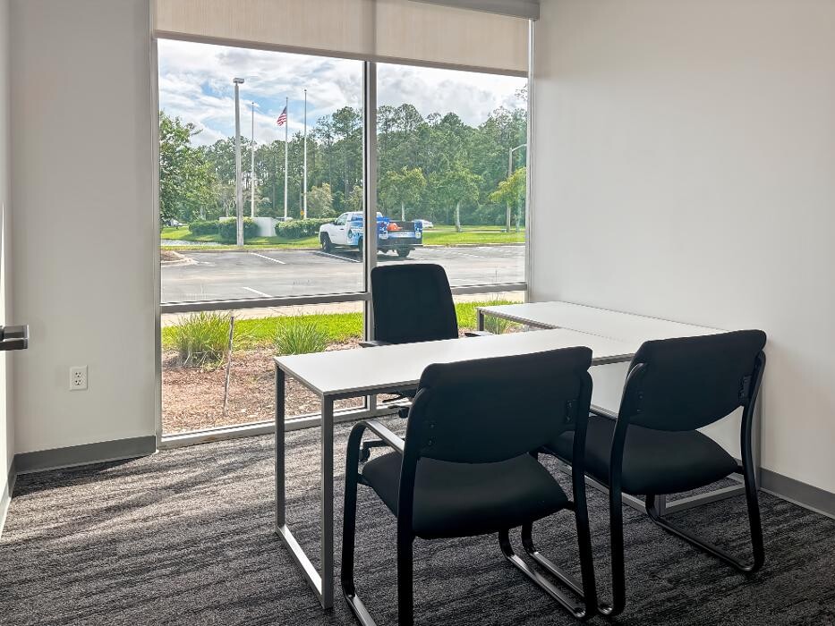 Images Regus Town Center Blvd