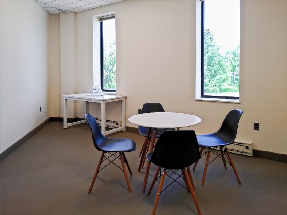 Images Regus Route 10