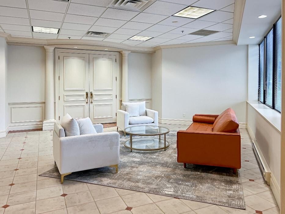 Images Regus Route 10