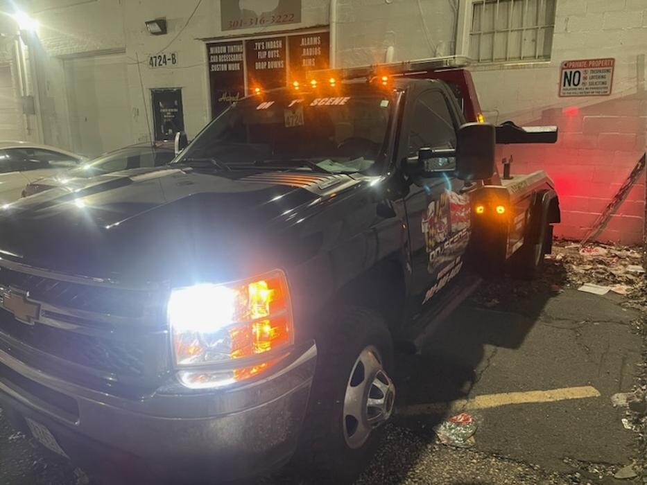 Images 1st On Scene Towing and Recovery